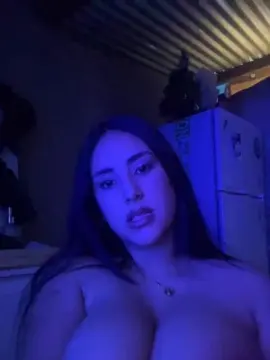 Cam4 Live Porn of Reyna444