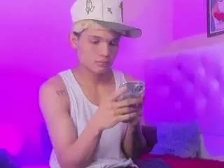 Camsoda Live Porn of stronger-boy