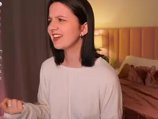 Camsoda Nude Webcam of lisafluffy