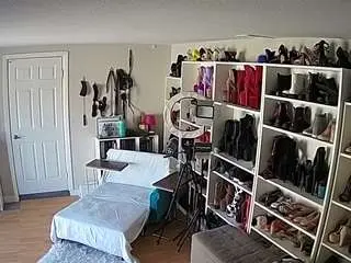Camsoda Adult Webcams of voyeurcam-missoliviablack-03