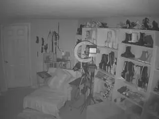 Camsoda Adult Webcams of voyeurcam-missoliviablack-03