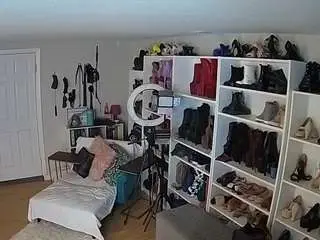 Camsoda Private Sex Chat of voyeurcam-missoliviablack-03