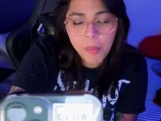 Camsoda Nude Webcam of miacanelaxo