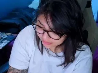 Camsoda Nude Webcam of miacanelaxo