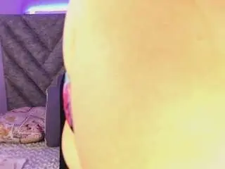 Camsoda Nude Webcam of emmajohnss