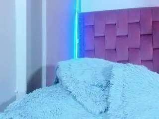 Camsoda Adult Webcam of roxy-stone1