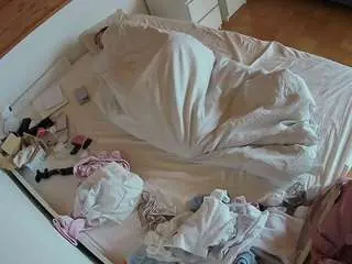 Camsoda Adult Video Chat of voyeurcam-julmodels-greybed-1