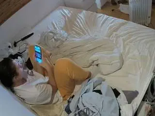 Camsoda Watch Live Sex Cams of voyeurcam-julmodels-greybed-1