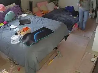 Camsoda Free Porn Cam of voyeurcam-house-charleys-room