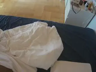 Camsoda Live Sex Cam of voyeurcam-julmodels-greybed-2