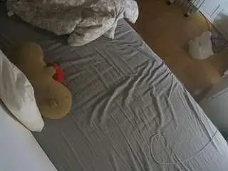 Camsoda Adult Webcam of voyeurcam-julmodels-greybed-2