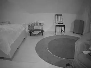 Camsoda Nude Webcam of voyeurcam-julmodels-whitebed-6