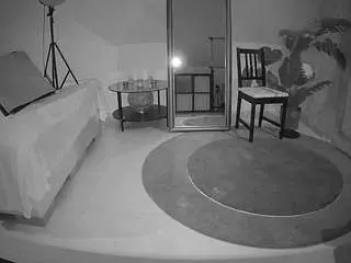 Camsoda Private Sex Chat of voyeurcam-julmodels-whitebed-6