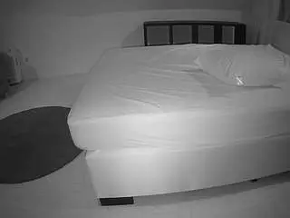 Camsoda Adult Webcam of voyeurcam-julmodels-whitebed-6
