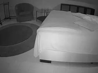 Camsoda Free Porn Cam of voyeurcam-julmodels-whitebed-6
