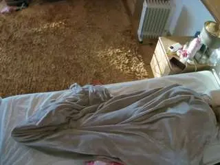 Camsoda Free Porn Cam of voyeurcam-julmodels-whitebed-5