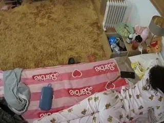 Camsoda Adult Webcams of voyeurcam-julmodels-whitebed-5