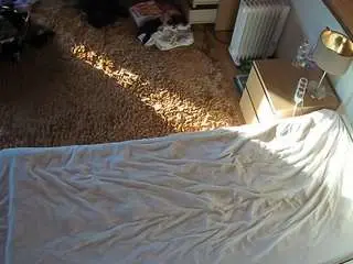 Camsoda Free Porn Cam of voyeurcam-julmodels-whitebed-5