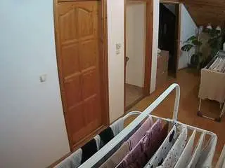 Camsoda Adult Webcams of voyeurcam-julmodels-hall-2nd