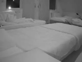 Camsoda Live Sex of voyeurcam-julmodels-bed-2