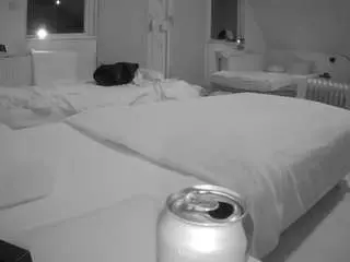 Camsoda Private Sex Chat of voyeurcam-julmodels-bed-2