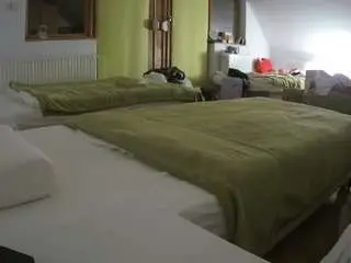 Camsoda Adult Webcam of voyeurcam-julmodels-bed-2