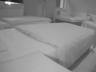 Camsoda Nude Webcam of voyeurcam-julmodels-bed-2