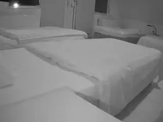 Camsoda Live Sex Cam of voyeurcam-julmodels-bed-2