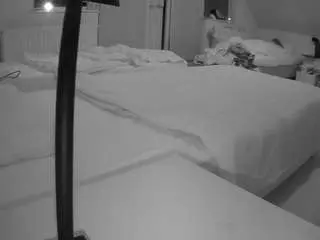 Camsoda Private Sex Chat of voyeurcam-julmodels-bed-2