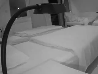 Camsoda Sex Cam of voyeurcam-julmodels-bed-2