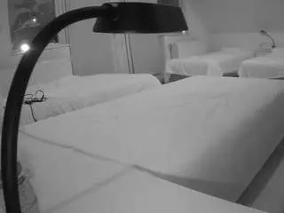 Camsoda Adult Webcams of voyeurcam-julmodels-bed-2