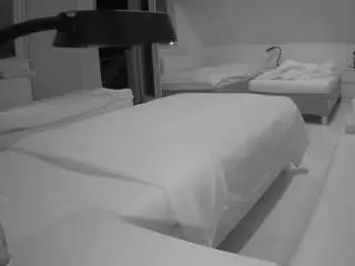 Camsoda Private Sex Chat of voyeurcam-julmodels-bed-2
