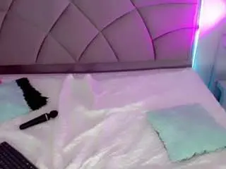 Camsoda Adult Webcam of carolaine-e