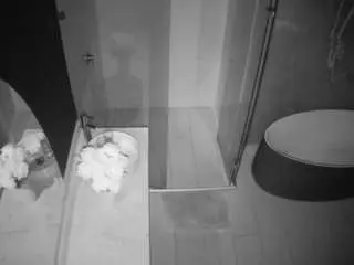 Camsoda Nude Webcam of voyeurcam-casa-salsa-bathroom-6