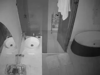 Camsoda Sex Chat of voyeurcam-casa-salsa-bathroom-6