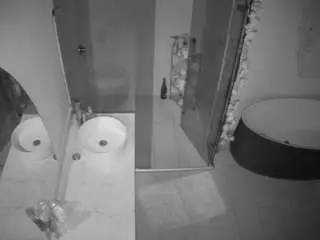 Camsoda Nude Webcam of voyeurcam-casa-salsa-bathroom-6