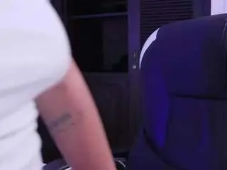 Camsoda Sex Cam of bellaarouxx