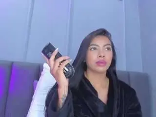 Camsoda Sex Cam of elisa-castrillon