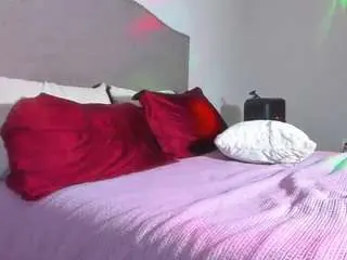 Camsoda Nude Webcam of yiaunaniree