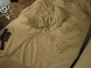 Camsoda Private Sex Chat of voyeurcam-julmodels-whitebed-1