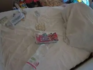 Camsoda Live Sex of voyeurcam-julmodels-whitebed-1