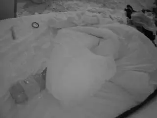 Camsoda Live Sex Cam of voyeurcam-julmodels-whitebed-1