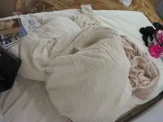 Camsoda Best live sex cam show of voyeurcam-julmodels-whitebed-1