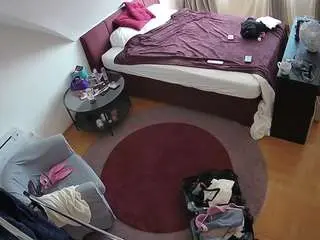 Camsoda Nude Webcam of voyeurcam-julmodels-whitebed-1