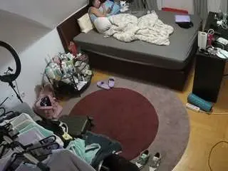 Camsoda Free Live Porn of voyeurcam-julmodels-whitebed-1