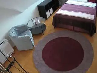 Camsoda Live Sex Cam of voyeurcam-julmodels-whitebed-1