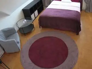 Camsoda Free Porn Cam of voyeurcam-julmodels-whitebed-1