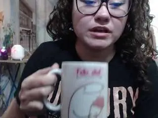 Camsoda Adult Webcam of curly-greeneyed