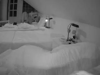 Camsoda Live Sex of voyeurcam-julmodels-bed-3