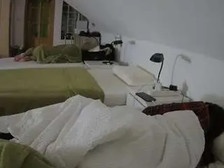 Camsoda Best Webcam of voyeurcam-julmodels-bed-3
